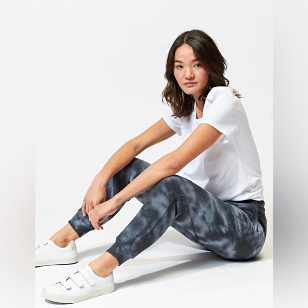 Threads 4 Thought Skinny Cloud Tie Dye Jogger size medium